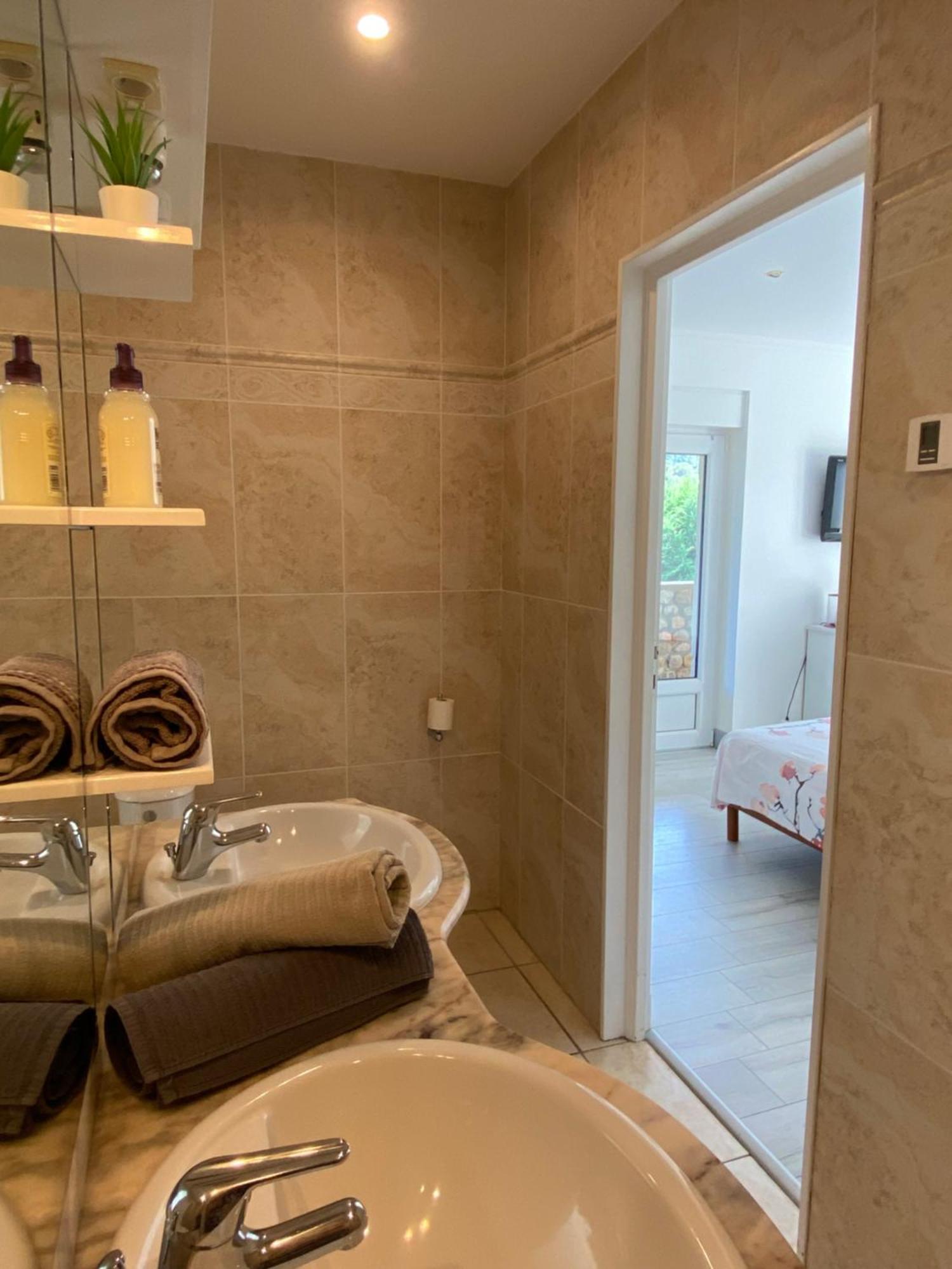 Domaine Les Buis Bed & Breakfast Saint-Fortunat-sur-Eyrieux Exterior foto